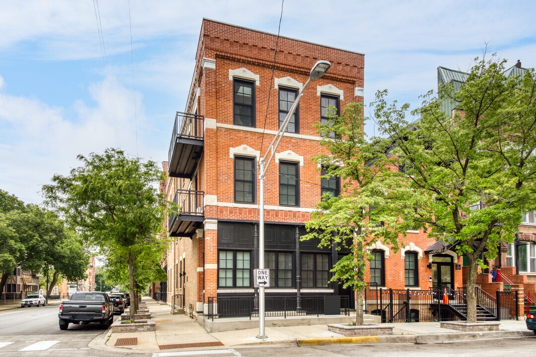 1349 N Noble St in Chicago, IL - Foto de edificio