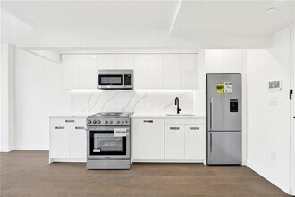 428 E 9th St in Brooklyn, NY - Building Photo - Building Photo