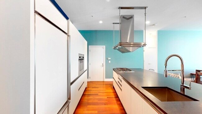 49 N Margin St, Unit 2 in Boston, MA - Foto de edificio - Building Photo