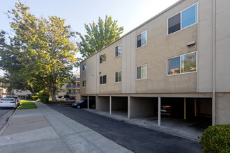 The Aegena Apartments in San Jose, CA - Foto de edificio - Building Photo