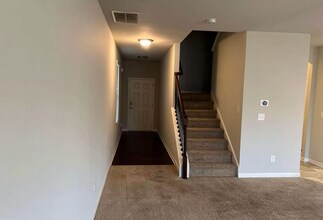 425 Basildon Cove in Union City, GA - Building Photo - Building Photo