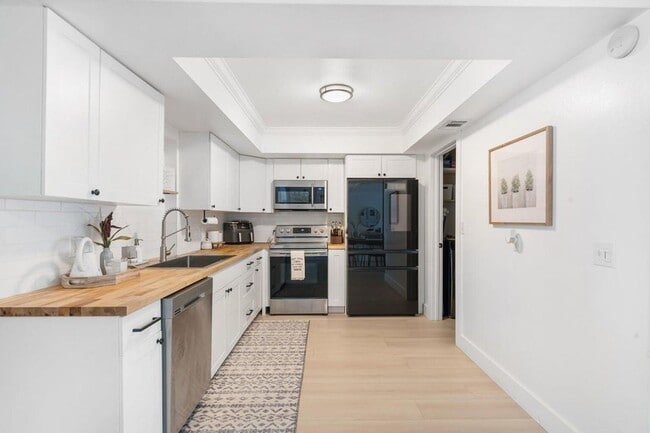 property at 232 Wellesley Dr