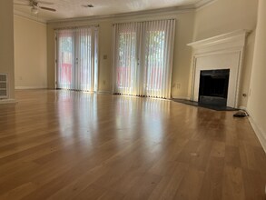 3822 Meadow Green Ct in Norcross, GA - Building Photo - Building Photo