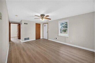 1045 S 50th Terrace in Kansas City, KS - Building Photo - Building Photo