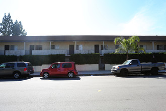 Vintage Apartments in Chatsworth, CA - Building Photo - Building Photo