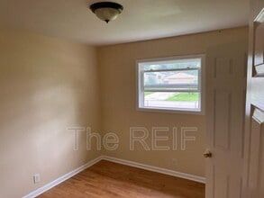 1346 Flamingo Dr in Mount Morris, MI - Building Photo - Building Photo