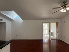 5117 City St in Orlando, FL - Foto de edificio - Building Photo