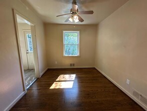 1040 Hunt Ave NW in Roanoke, VA - Building Photo - Building Photo