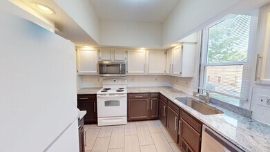 1667 Summit St in Columbus, OH - Building Photo - Building Photo