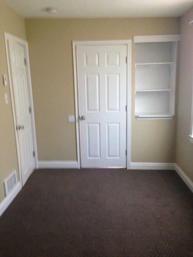 935 Hayes N Ave, Unit D in Pocatello, ID - Foto de edificio - Building Photo