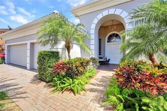 8910 Paseo De Valencia St in Ft. Myers, FL - Building Photo - Building Photo