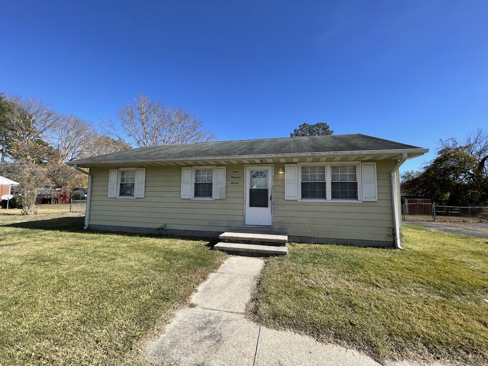 311 Brookdale Dr in Salisbury, MD - Building Photo