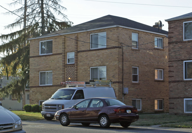 4329 Oakwood Ave in Cincinnati, OH - Foto de edificio - Building Photo