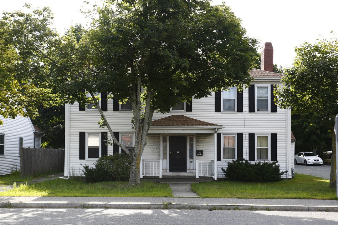 335 Washington St in Abington, MA - Building Photo