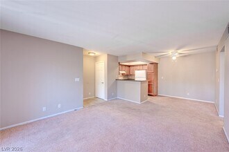 1455 E Katie Ave in Las Vegas, NV - Building Photo - Building Photo