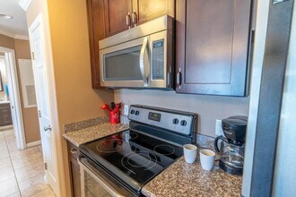 9520 Seawall Blvd in Galveston, TX - Building Photo - Building Photo