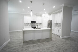 3732 W Elrod Ave in Tampa, FL - Building Photo - Building Photo