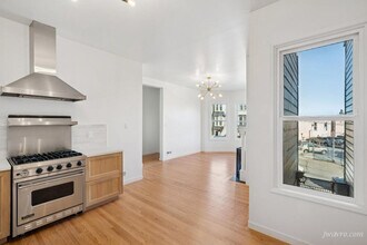 354 Castro St in San Francisco, CA - Building Photo - Building Photo