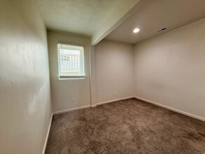 737 3400 W in Layton, UT - Building Photo - Building Photo