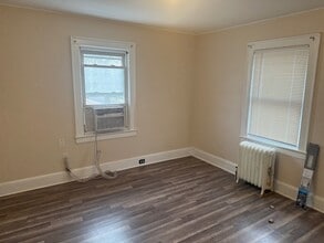 57 Vanderbilt Ave in Floral Park, NY - Building Photo - Building Photo