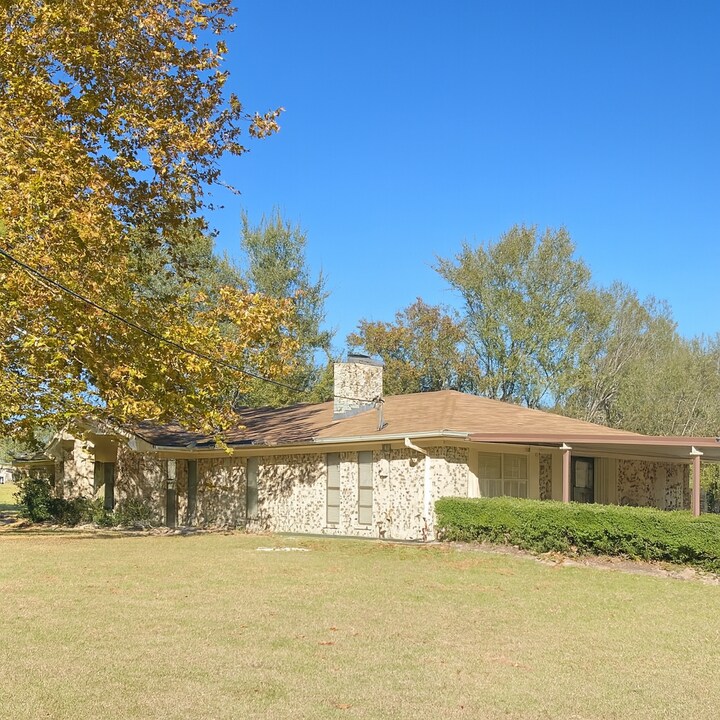 953 Co Rd 2774 in Mineola, TX - Building Photo