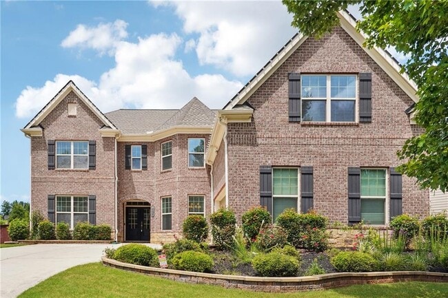 property at 915 Elmsbrook Ln