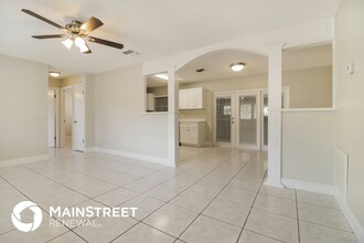215 Lochmond Dr in Fern Park, FL - Building Photo - Building Photo