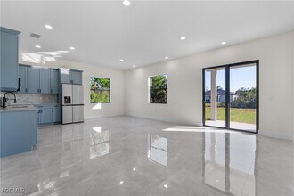 1134 Cummings St E in Lehigh Acres, FL - Building Photo - Building Photo