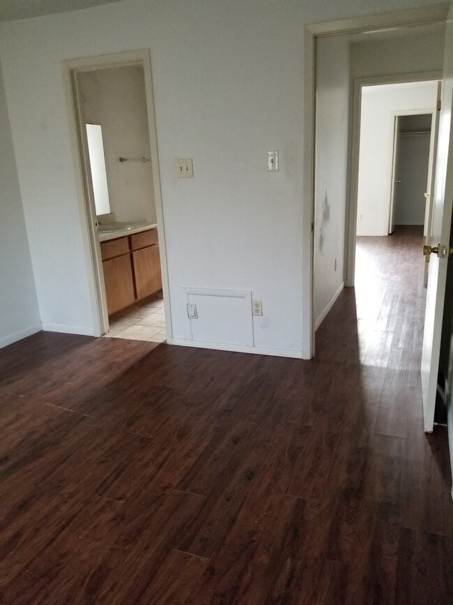 1102 Verde Dr-Unit -A/B/C/D in Bryan, TX - Building Photo - Building Photo