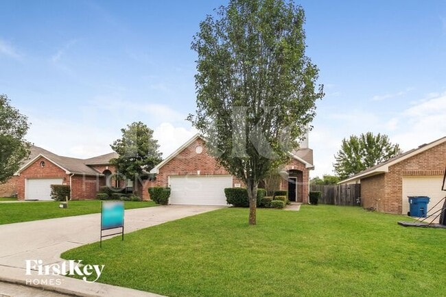 18490 Sunrise Pines Dr in Montgomery, TX - Building Photo - Building Photo