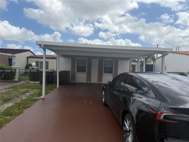 1486 W 72nd St in Hialeah, FL - Building Photo - Building Photo