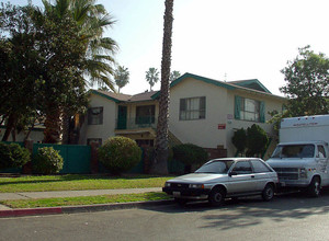 716 N Anna Dr in Anaheim, CA - Foto de edificio - Other