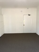 4156 Rosewood Ave in Los Angeles, CA - Building Photo - Building Photo