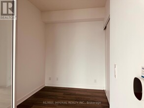 180 Front St E in Toronto, ON - Building Photo - Building Photo