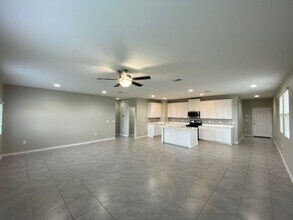 142 Landing Ln in New Braunfels, TX - Building Photo - Building Photo