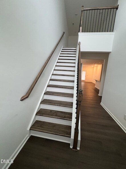 214 S Finley Lndg Pkwy in Smithfield, NC - Foto de edificio - Building Photo