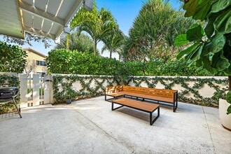 120 Seabreeze Cir in Jupiter, FL - Building Photo - Building Photo
