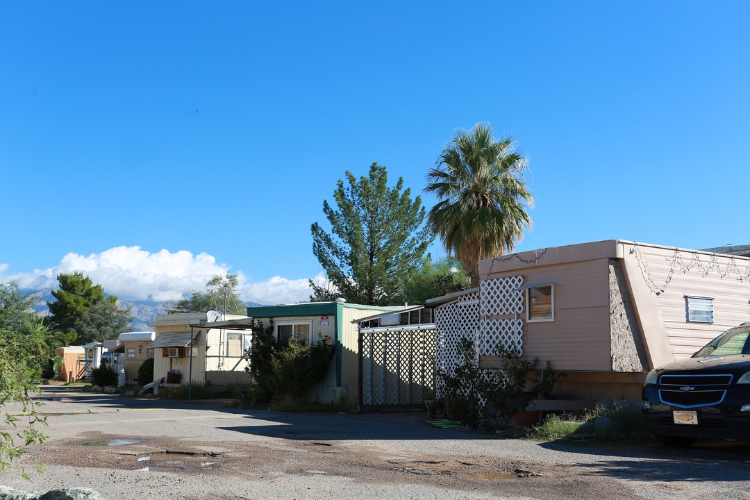 Dawn Mobile Home Park in Tucson, AZ - Building Photo