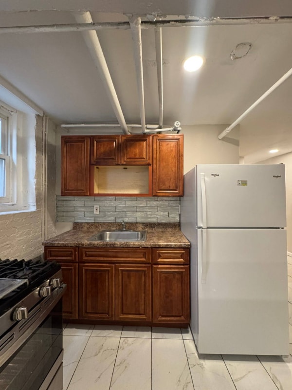 323 Park Ave in Orange, NJ - Building Photo - Building Photo