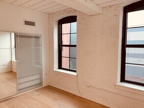 430 Fairmount Ave in Philadelphia, PA - Foto de edificio - Building Photo