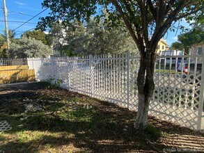 520 NW 11th Ave-Unit -1 in Miami, FL - Building Photo - Building Photo