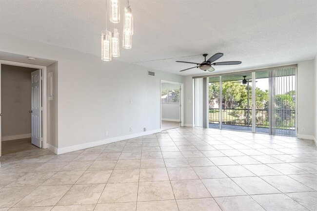 property at 2850 Forest Hills Blvd