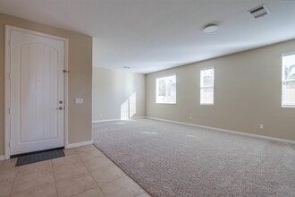1059 Vista Pointe Blvd in Oceanside, CA - Building Photo - Building Photo