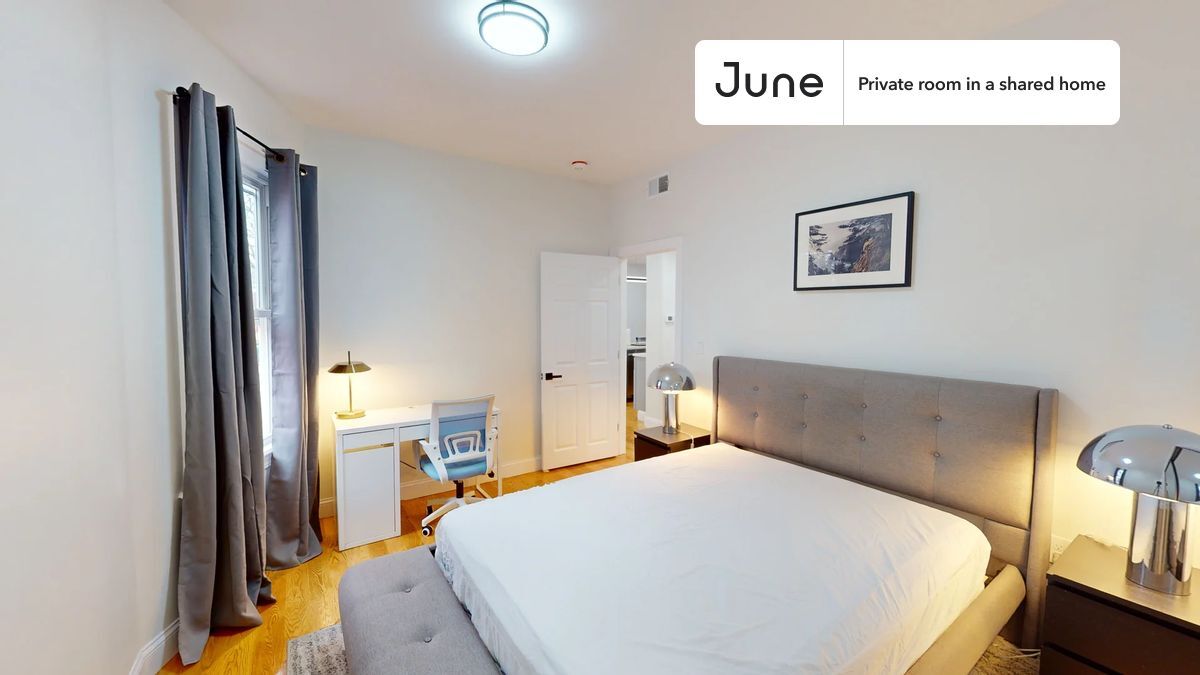Private bedroom in 4 bed/2 bath Home in Boston, MA - Building Photo
