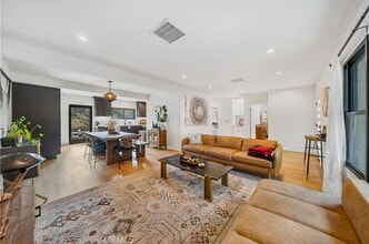 242 Thorne St in Los Angeles, CA - Building Photo - Building Photo