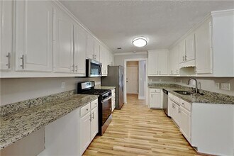 566 Wine Cluster Ct in Grayson, GA - Building Photo - Building Photo