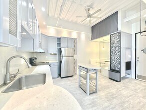312 W 5th St in Los Angeles, CA - Building Photo - Building Photo