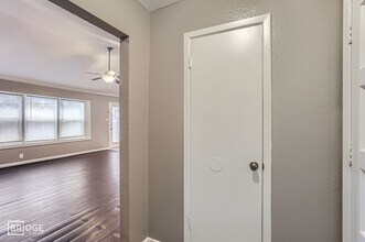 5607 Circlegate Dr in Spring, TX - Building Photo - Building Photo