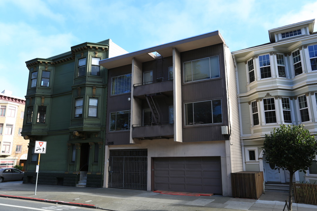 1015 Lincoln Way in San Francisco, CA - Building Photo