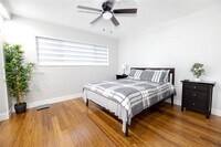 270 NE 191st St photo'